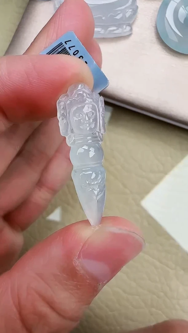 翡翠未镶嵌颈饰缅甸天然翡翠A货