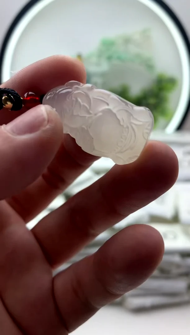 玛瑙/玉髓颈饰未镶嵌小财神