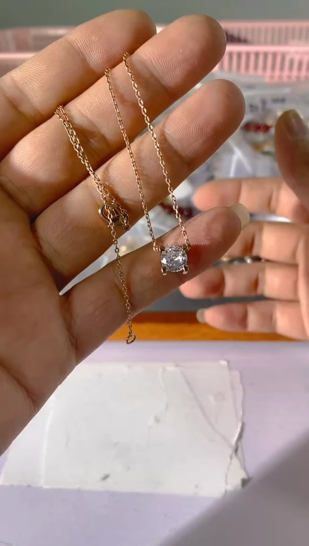 【闪购商品】水晶颈饰银S925镶嵌221红宝，蓝宝，多样性发一件赠链