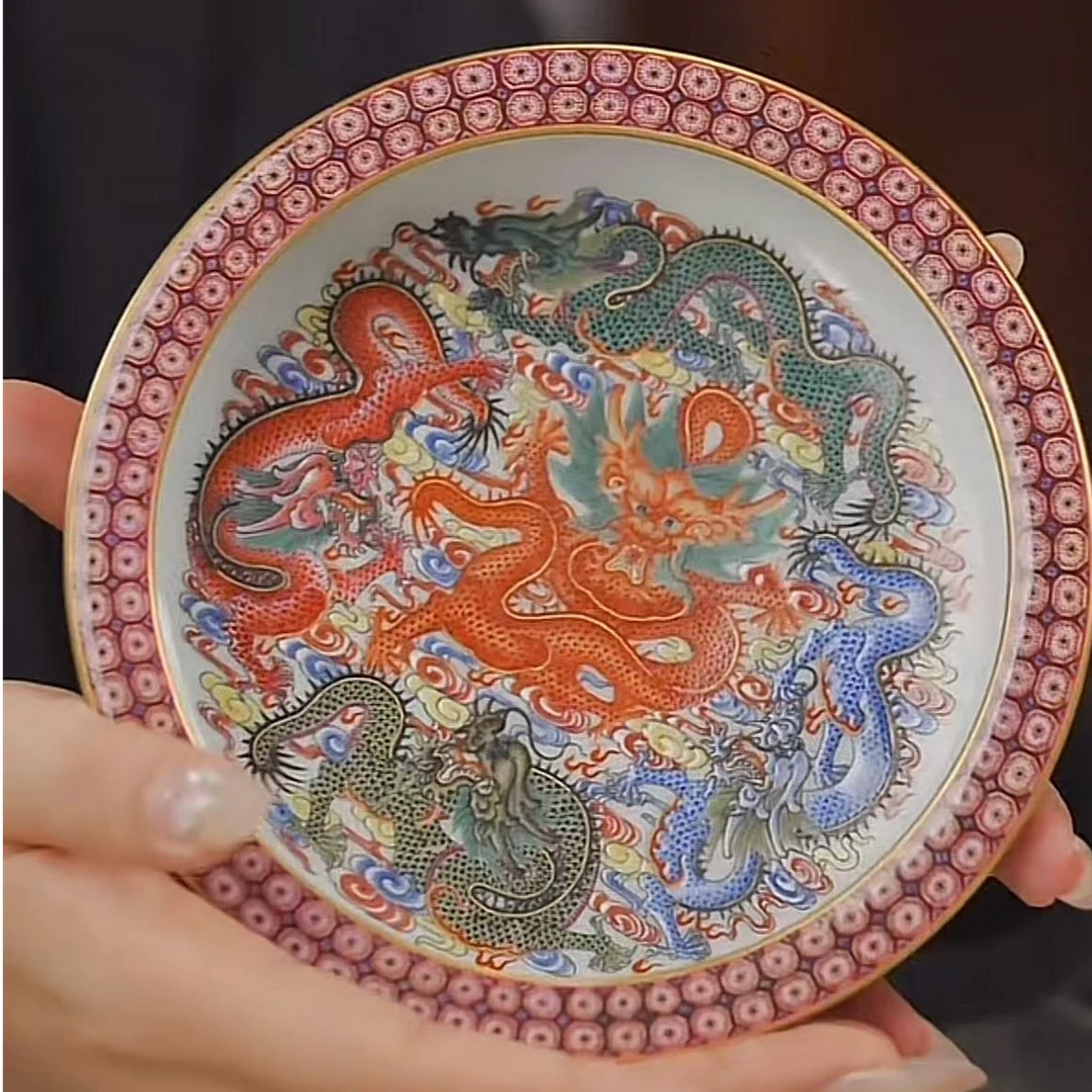 国呈拍卖古董瓷器