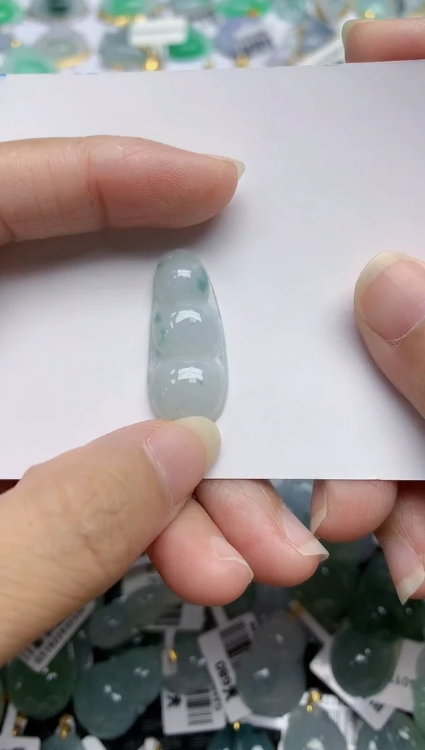 翡翠未镶嵌颈饰天然翡翠A货