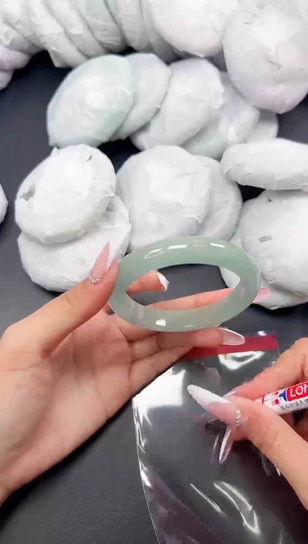 精品手镯，一物一拍J-038