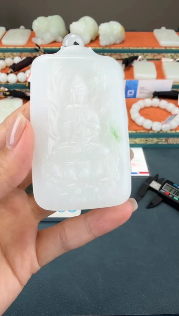 和田玉未镶嵌颈饰1