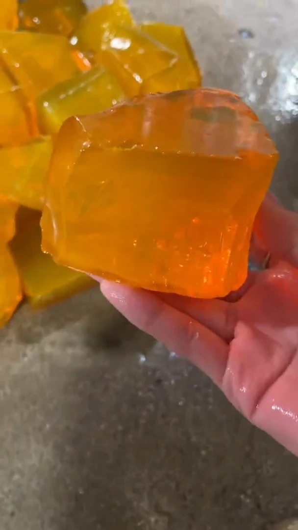 新疆五彩石原石摆件