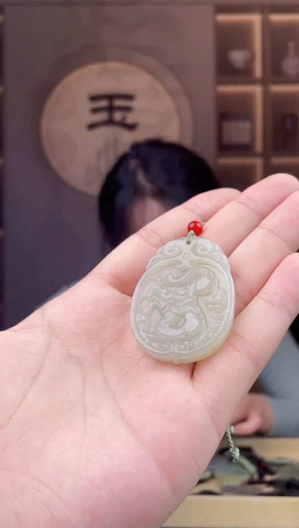 颈饰未镶嵌和田玉拍一发一，多样性发货