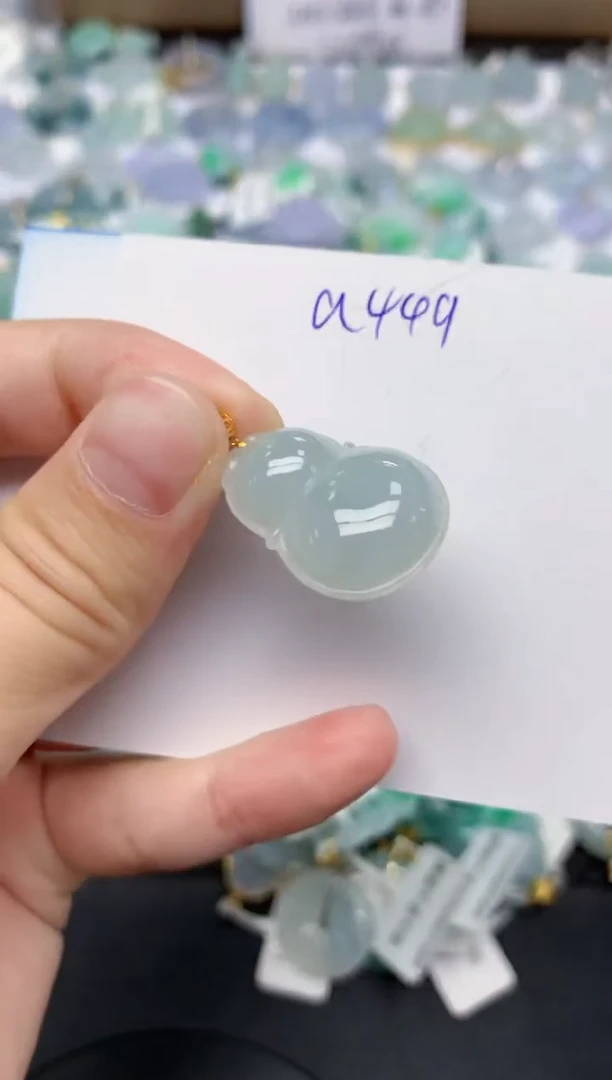 翡翠未镶嵌颈饰天然缅甸A货翡翠