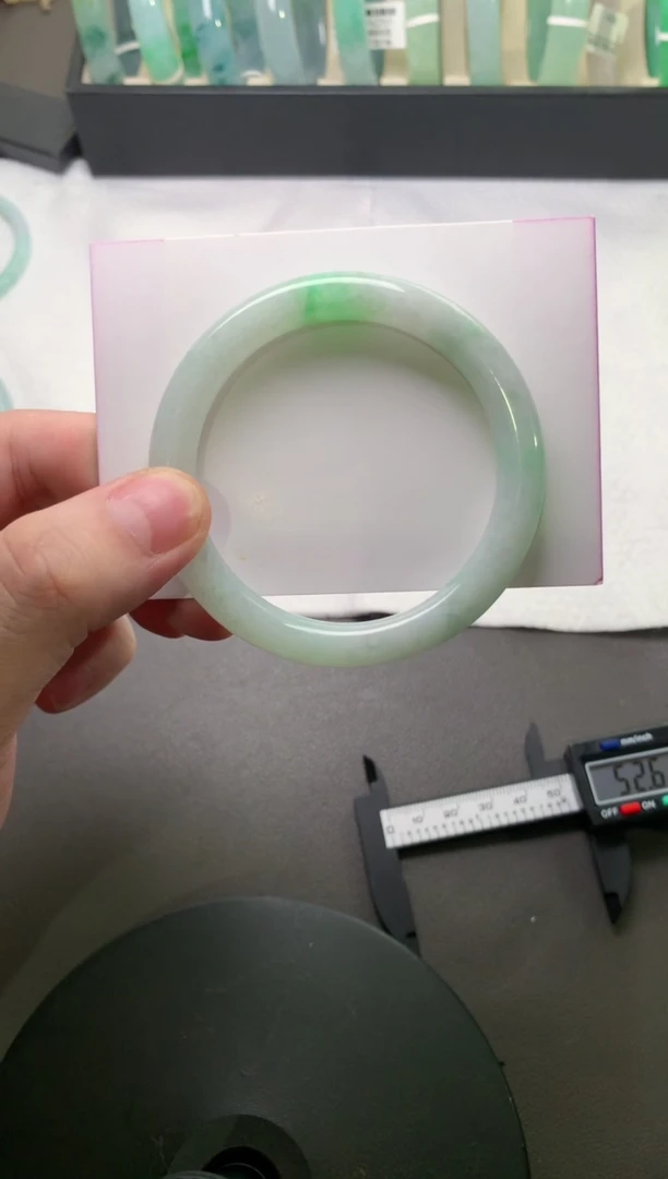 未镶嵌手镯（圆镯）翡翠52.8*8.4*8.2