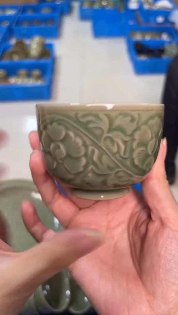 陶瓷秘色牡丹纹大缸杯   单只 全品