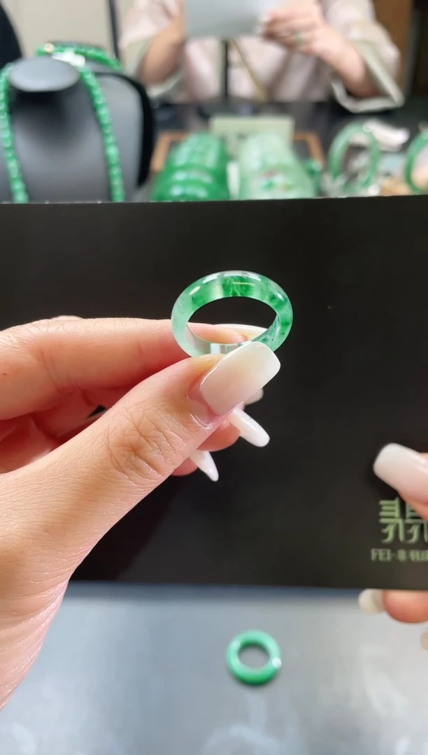 未镶嵌石英质玉戒指17号