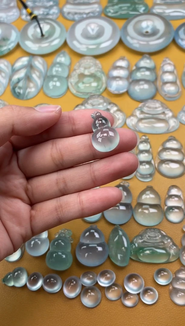 吊坠(不含链)未镶嵌翡翠19 葫芦 23.7 14.3 10.1