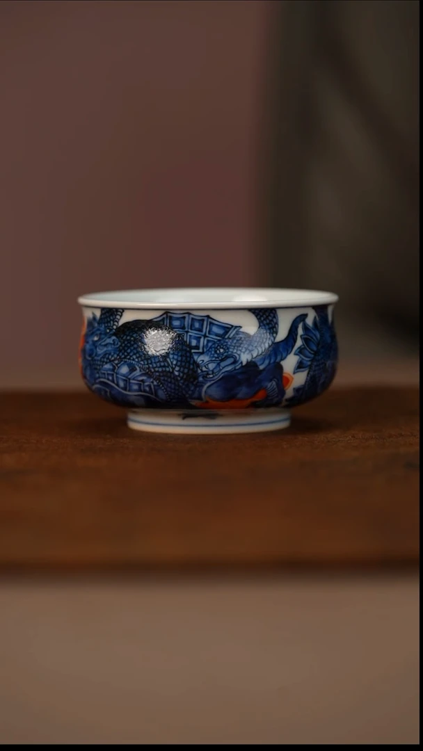 又见春风青花矾红玄武矮炉式杯