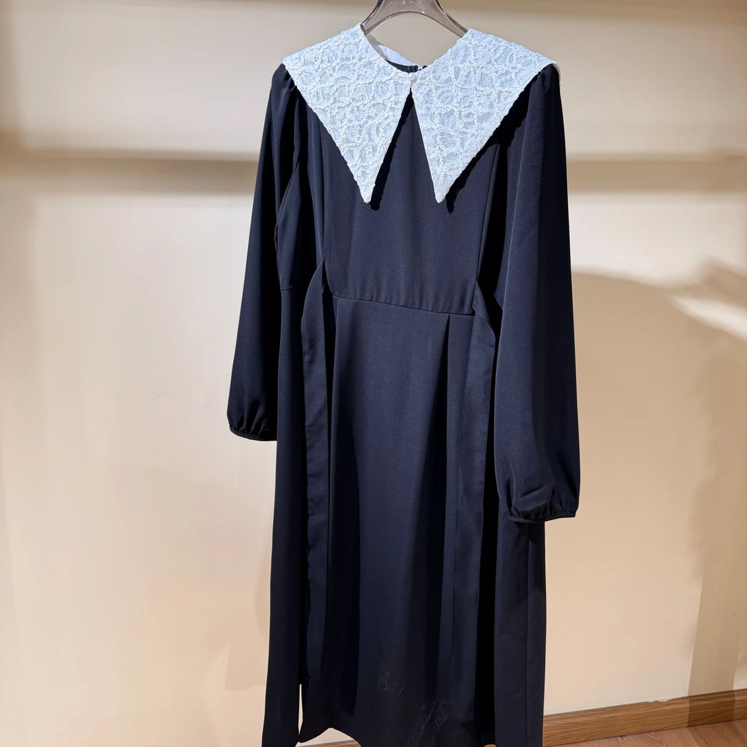 拼色刺绣蕾丝领可拆卸连衣裙10091