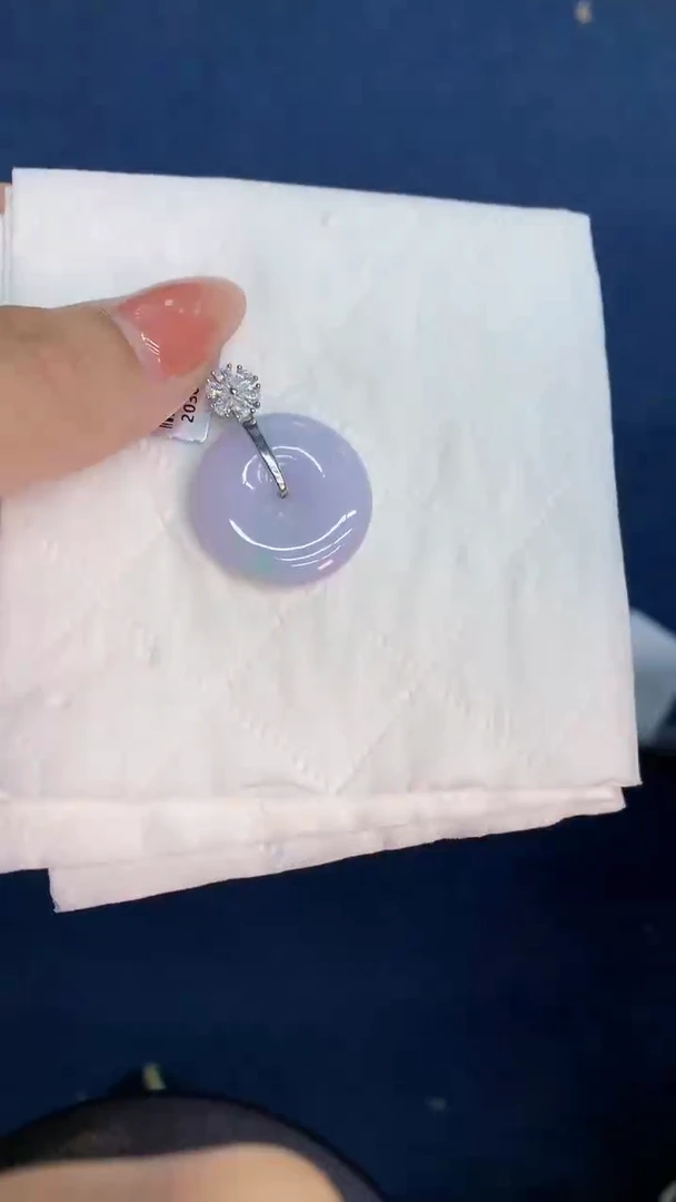 翡翠未镶嵌颈饰           1