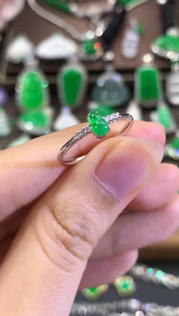 18K金镶嵌戒指翡翠C7