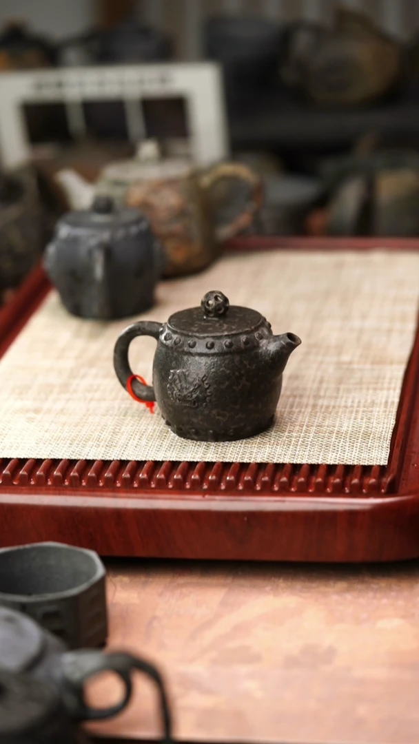 柯荣盛老师作品冰碛岩重工雕刻兽鼓壶