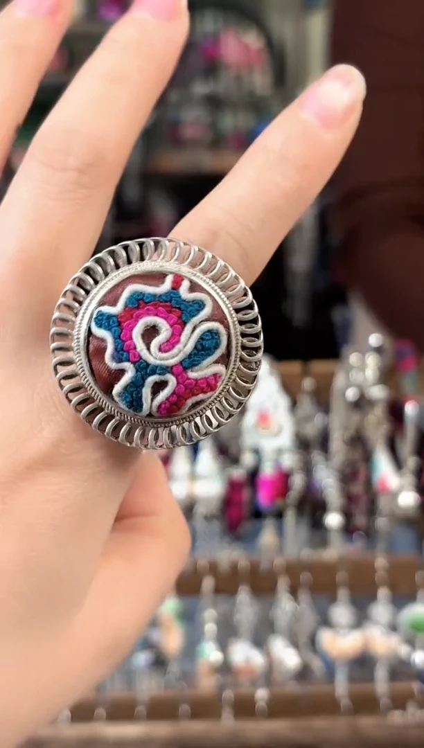 彩云南阁非遗老绣饰品595*