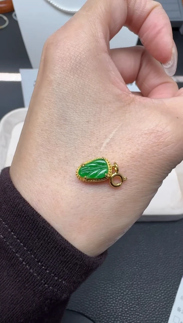 颈饰银S925镶嵌翡翠（15号链接）纯天然A货缅甸翡翠叶子滴溜