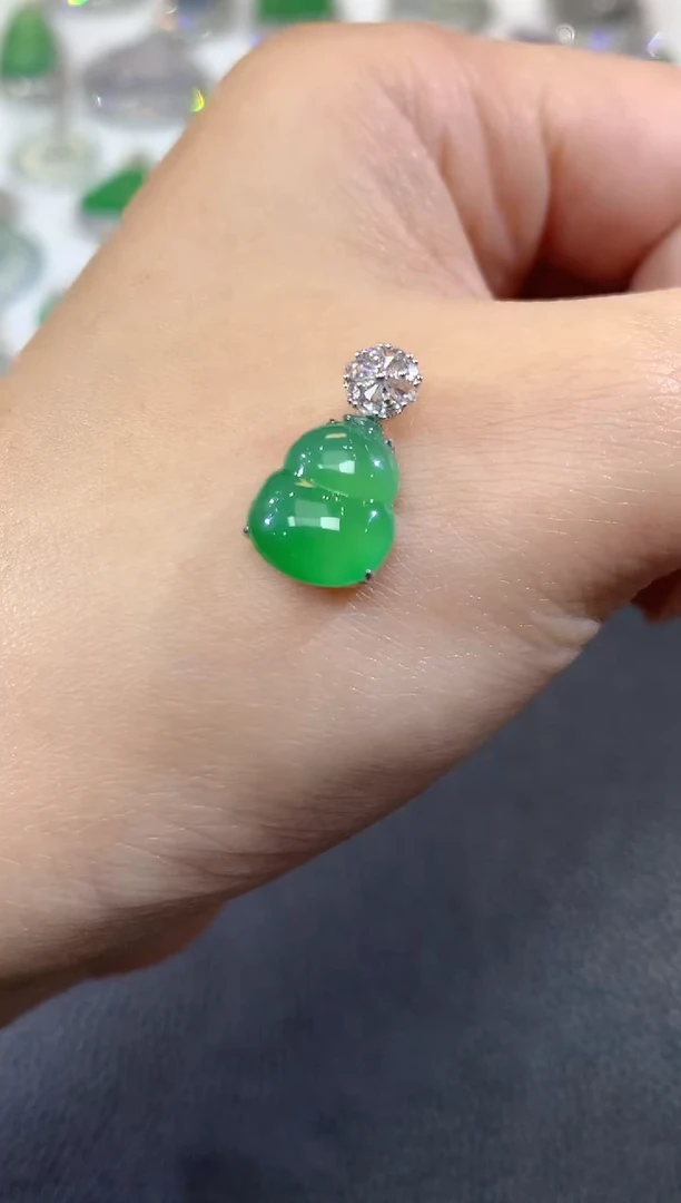 吊坠(不含链)18K金镶嵌翡翠A22