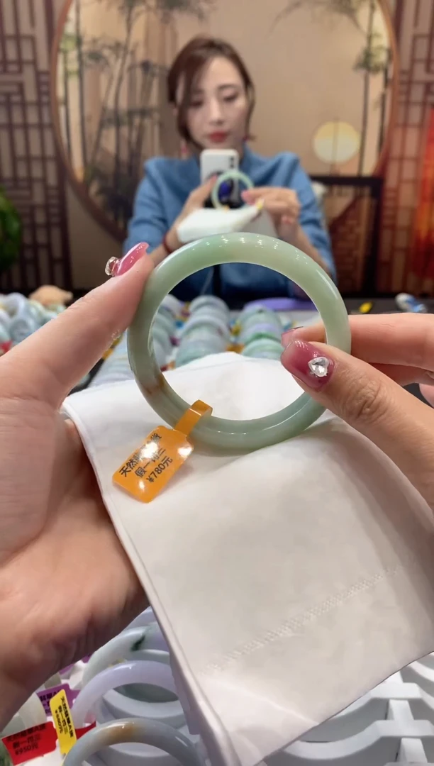 【闪购商品】翡翠手镯未镶嵌000034520