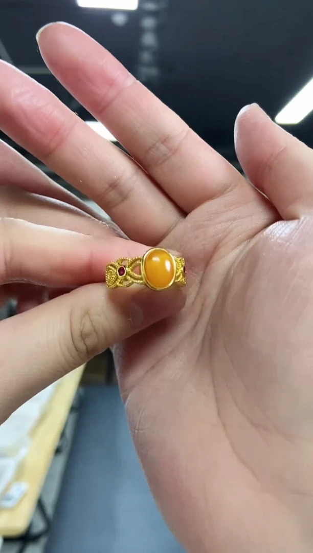 【闪购商品】蜜蜡裸石未镶嵌多样性发其一颜色微差