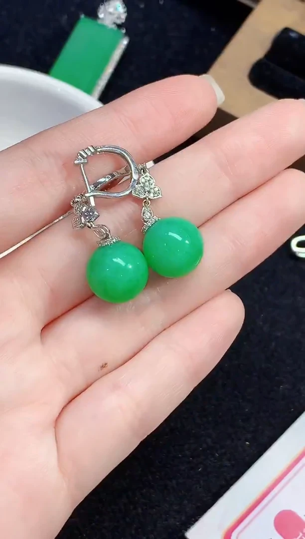 18K金镶嵌翡翠耳饰W