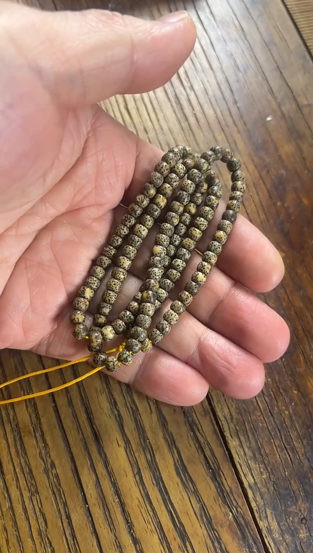 无非金属5x4mm  小金点长串