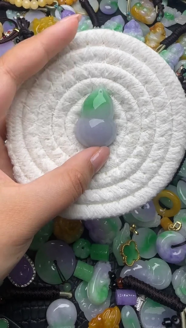 颈饰未镶嵌翡翠缅甸翡翠吊坠