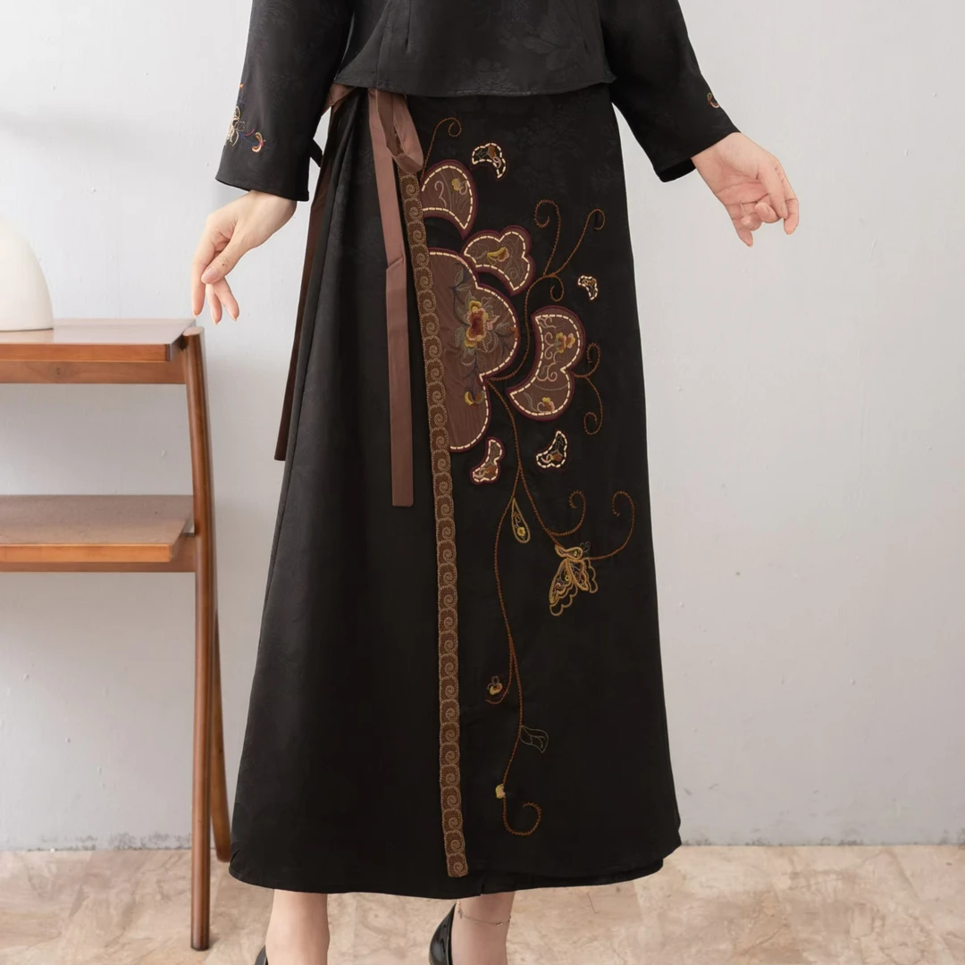 春夏款新中式百搭时尚高腰显瘦国风复古黑色绣花中长款半身裙
