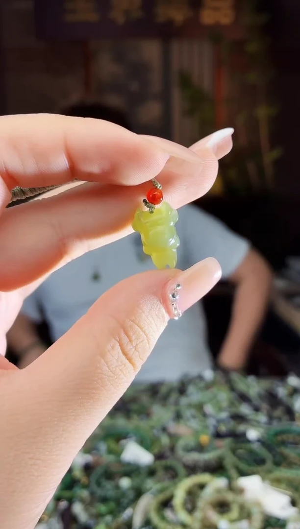 和田玉未镶嵌颈饰拍一发一