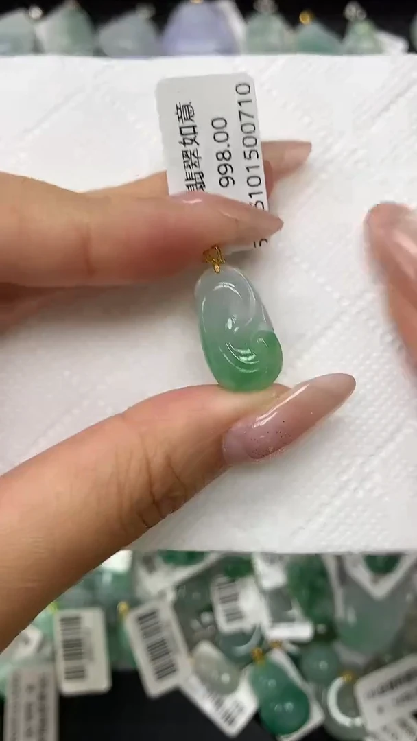 颈饰18K金镶嵌翡翠1111111111