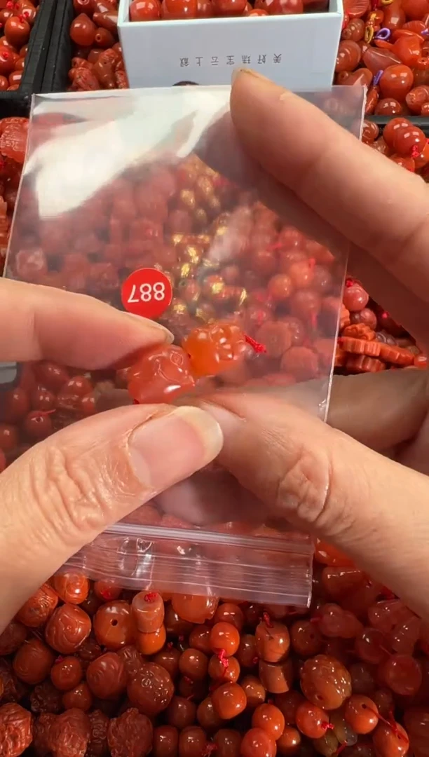 【闪购商品】南红玛瑙颈饰未镶嵌1