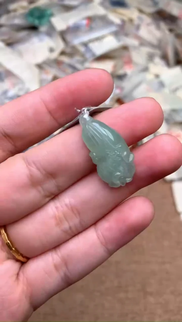 未镶嵌挂件翡翠—