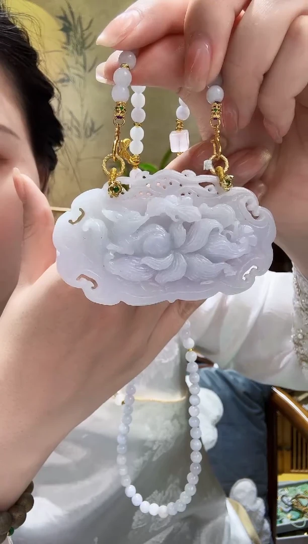 颈饰未镶嵌翡翠吊坠