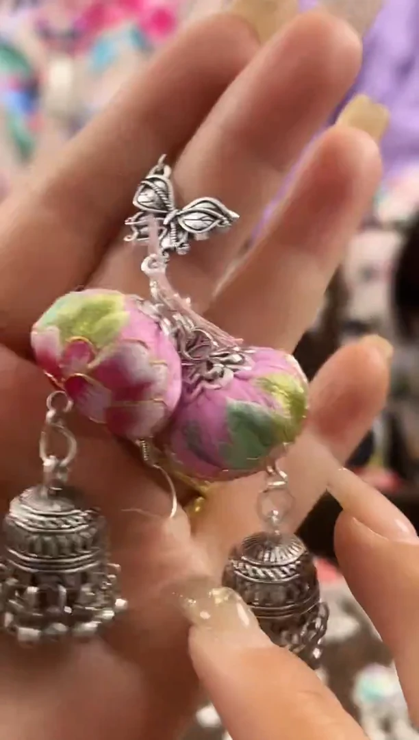 【闪购商品】织绣民族风老绣饰品105