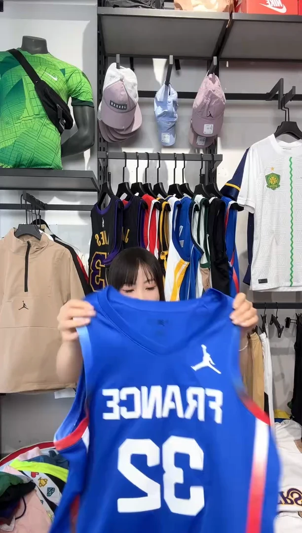 1381编码 耐克卫衣服饰过款为准 尺码M