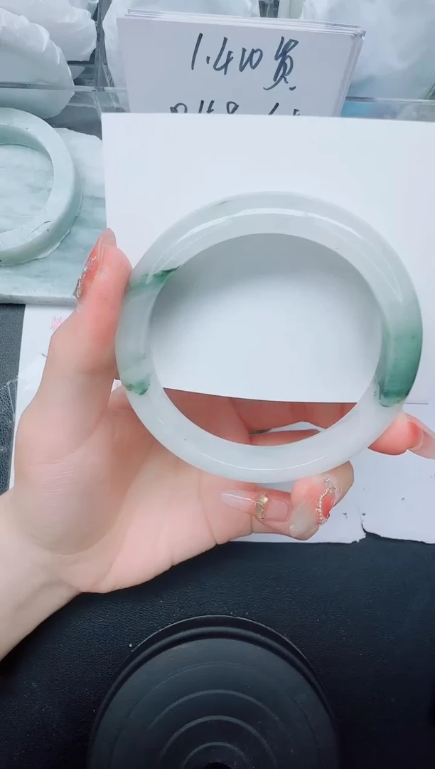 石英质玉手镯未镶嵌198/62.4