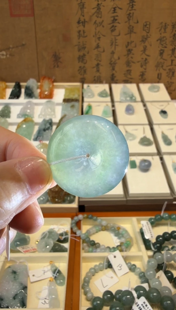 翡翠挂件未镶嵌A货翡翠多样性孤品