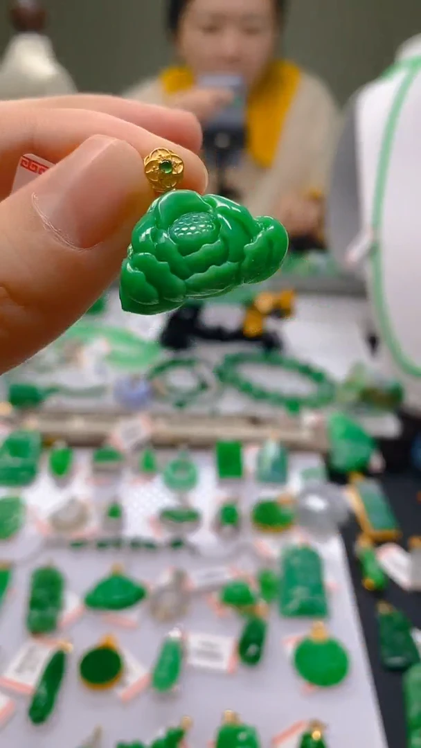 【闪购商品】翡翠颈饰18K金镶嵌 新号开播，全场乱卖