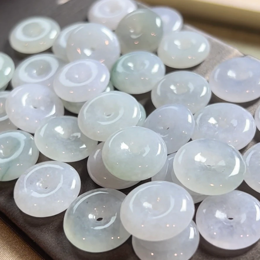 天然缅甸翡翠平安扣冰透小平安扣女士吊坠多样性发其一