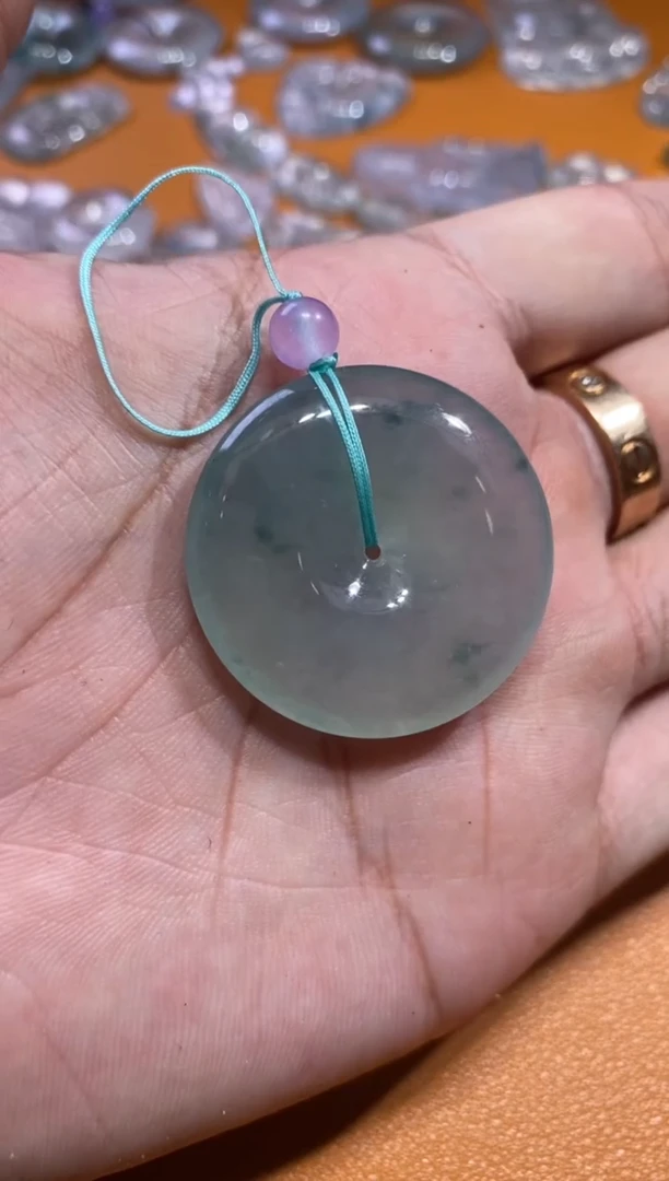 翡翠挂件未镶嵌扣子6800