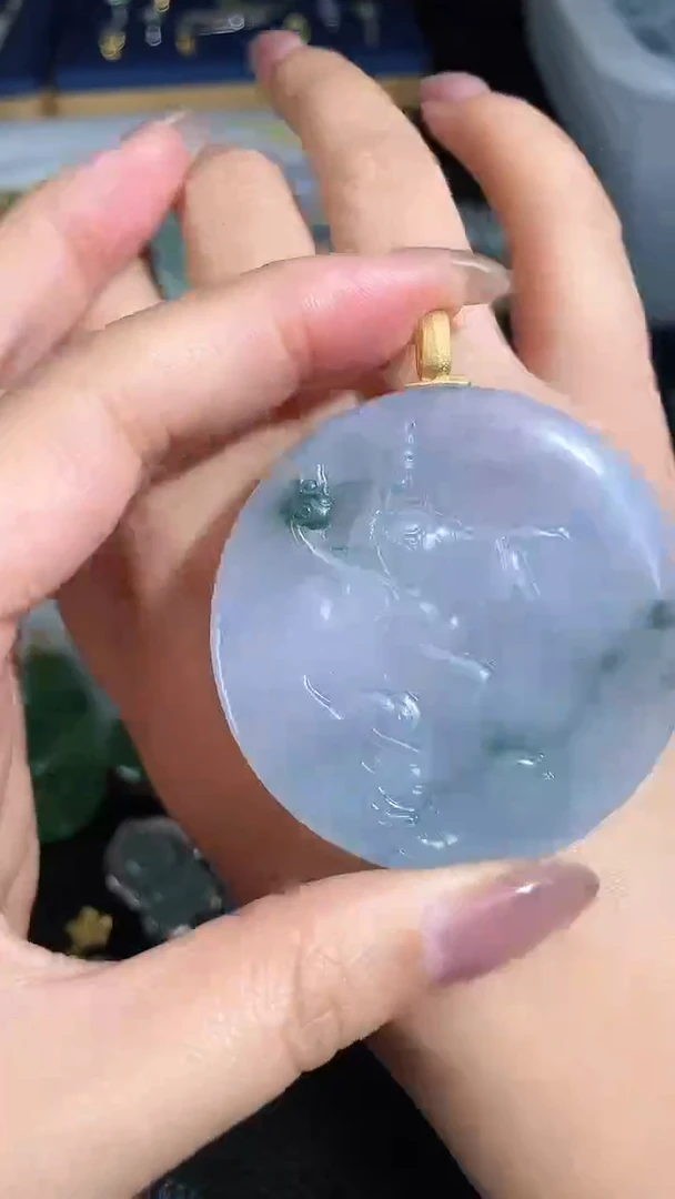 颈饰18K金镶嵌翡翠2026122601