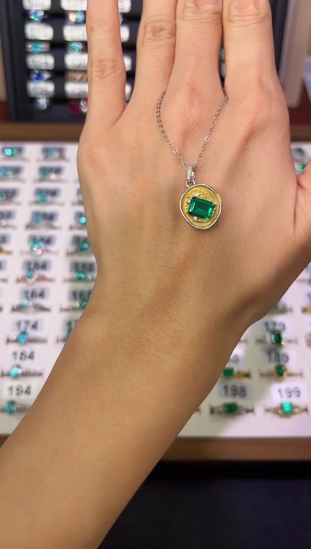 银S925镶嵌吊坠(赠链)祖母绿0000