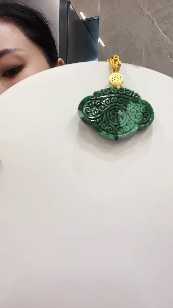 翡翠未镶嵌颈饰无事牌