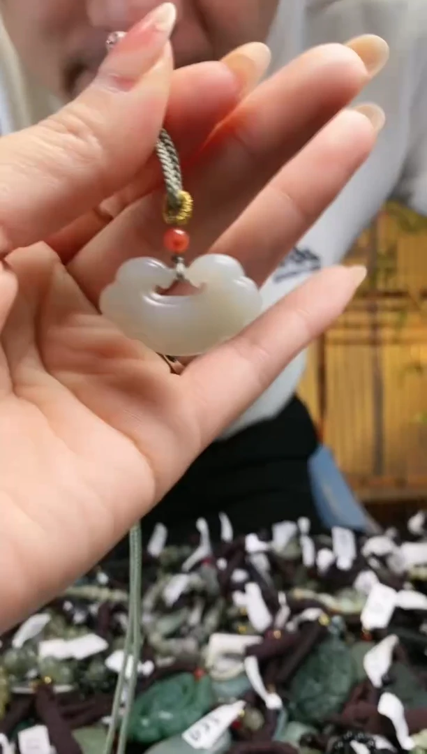 【闪购商品】和田玉颈饰未镶嵌多样性发货，拍一发一