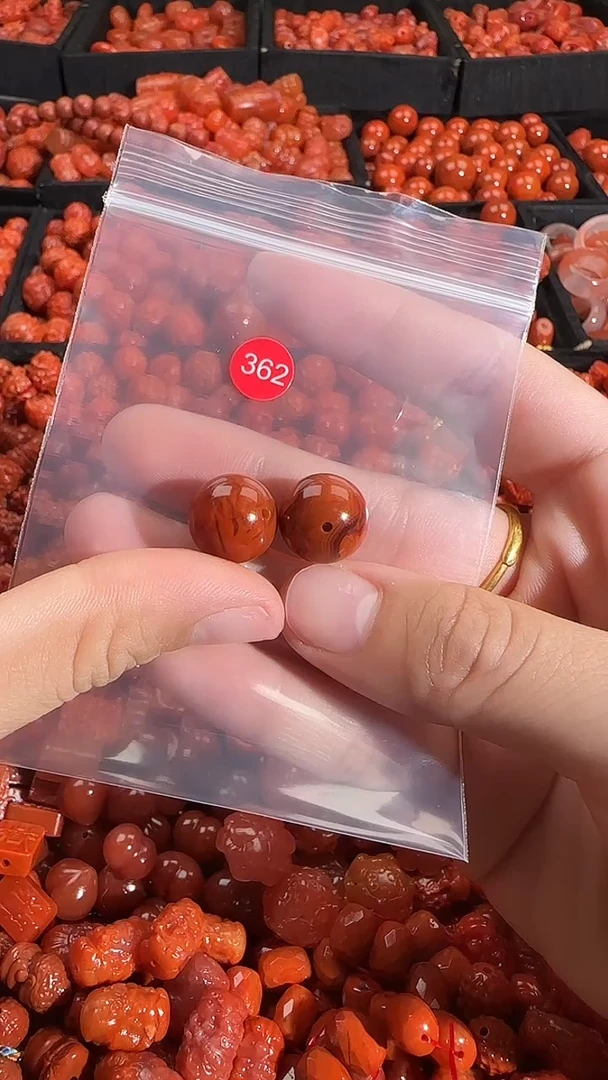 颈饰未镶嵌南红玛瑙1