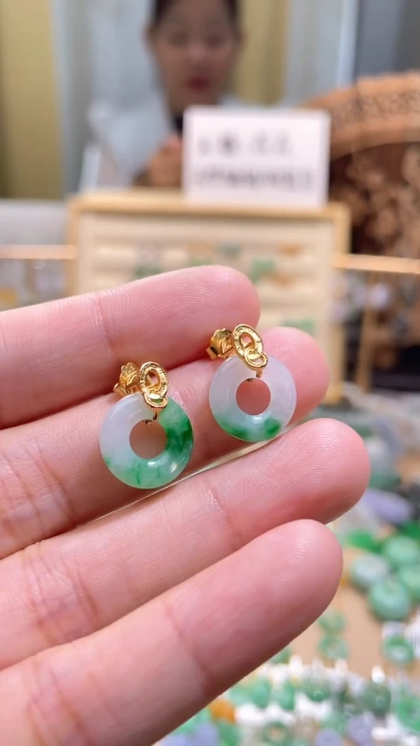 颈饰未镶嵌翡翠甜甜圈一对