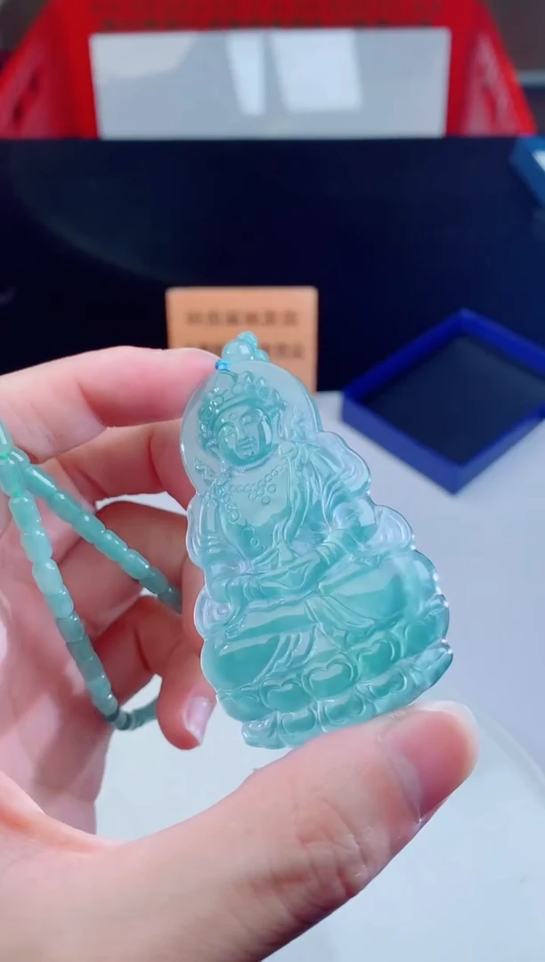 颈饰未镶嵌翡翠    ·