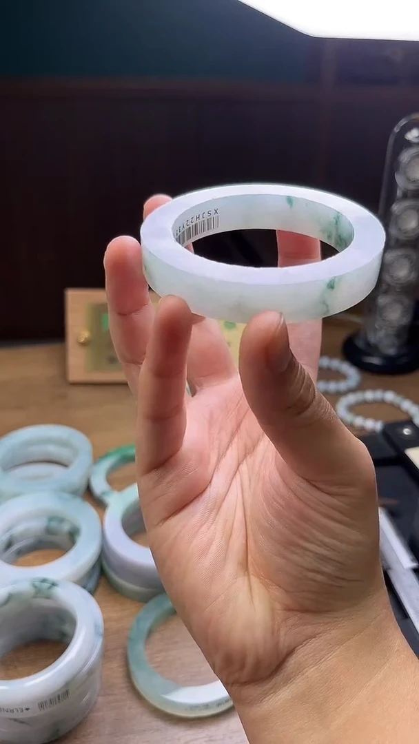 未镶嵌手镯定制翡翠京***人定制