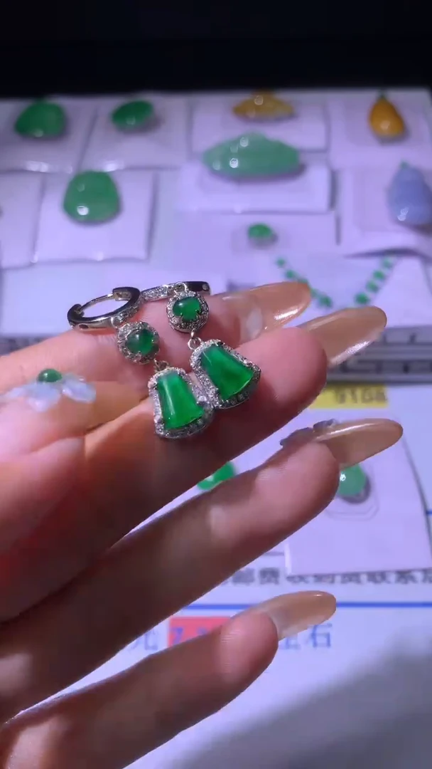 【闪购商品】翡翠未镶嵌颈饰MXX008946