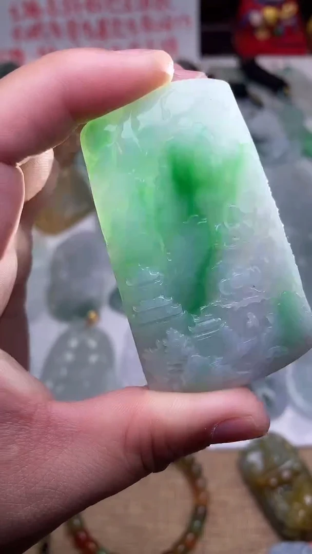 颈饰未镶嵌翡翠山水